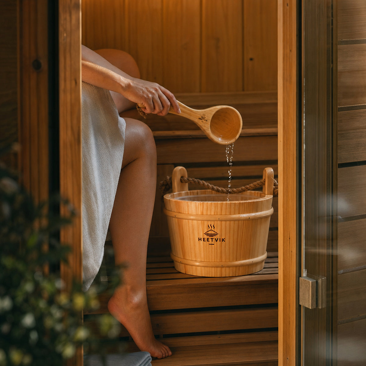 Sauna Emmer Hout 4 Liter met Lepel - Touwgreep